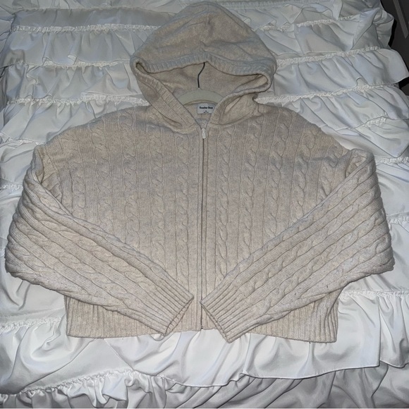 Aritzia Octavia Zip Hoodie - Picture 3 of 11